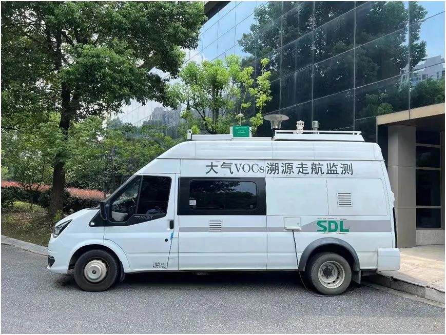 贝斯特全球最奢华大气走航服务监测车2.jpg